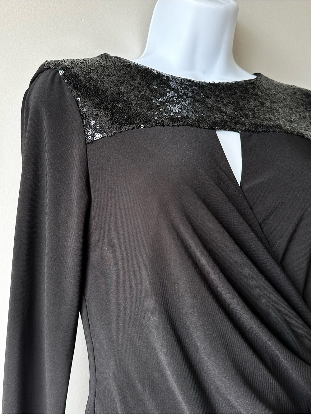 Lauren Ralph Lauren Stunning Sequin-Accented Black Cocktail Dress - Picture 4 of 11